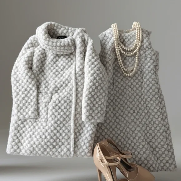 Elegant, Vintage Wool, Light Gray And Beige Patterned Women's Coat and Dress Set - Picture 2 of 16